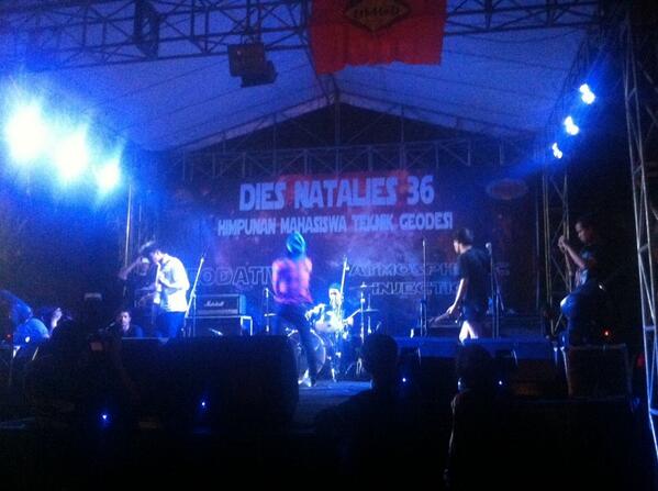 Saxa et Aqua on stage!!! #DIESNATALISHMGD36th