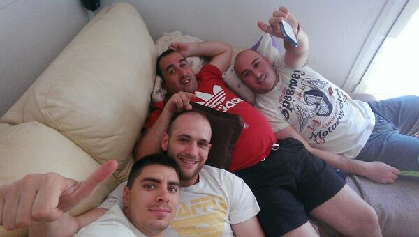 ChemaGp87's tweet photo. Pos barbacoa @juankargf @nene_tj25 http://t.co/vbNxFWOFBI