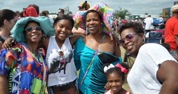 AXSTHEFEST's tweet photo. Do it like the pros at #JazzFest2014: Helpful tips to make the best of the fest: http://t.co/1YGvGrk94r #axsthefest http://t.co/mDRKzxSle5