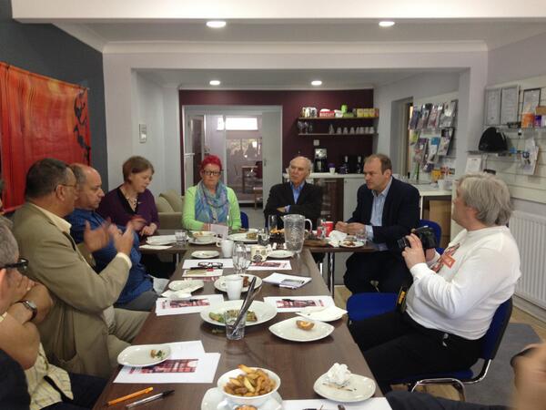 KingstonLibDems's tweet photo. thanx @vincecable for fab lunchtime sit down w local business owners @Maple_Works w @CllrLizGreen &amp; @EdwardDaveyMP http://t.co/0nVWRSXD1m