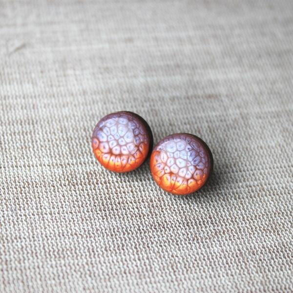 kasiakozera's tweet image. #earstuds #roundstuds #smallearrings #woodenstuds #juicystuds #okrągłe #drewniane #fioletowe pakamera.pl/kolczyki-drewn…