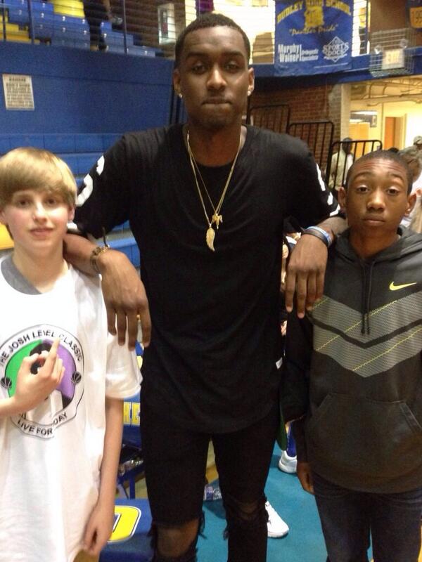 Great to meet <a href="/qmillertime/">Quincy Miller</a> last night at the #JoshLevelClassic such an inspiring and talented player!