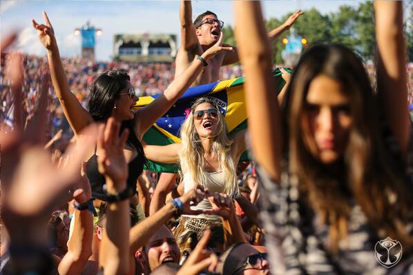 Tomorrowland tweet media