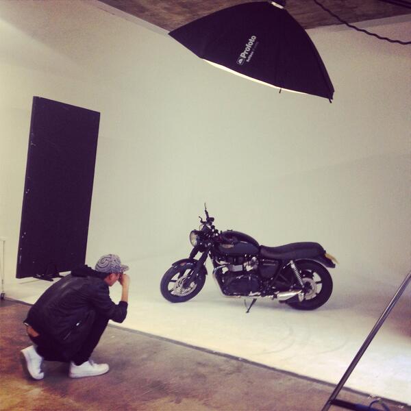lock_studios's tweet image. Bikes and blazers. Menswear shoot complete with "Highway to Hell" soundtrack.