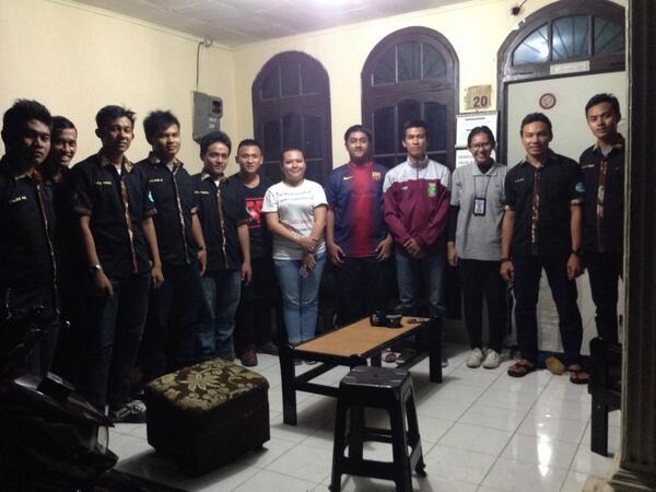 Senang sekali hari ini bisa gabung sama para pejuang nasi dari komunitas <a href="/BerbaginasiMDN/">Berbagi Nasi Medan</a> dan <a href="/berbaginasiumsu/">Berbagi Nasi UMSU</a> salut!