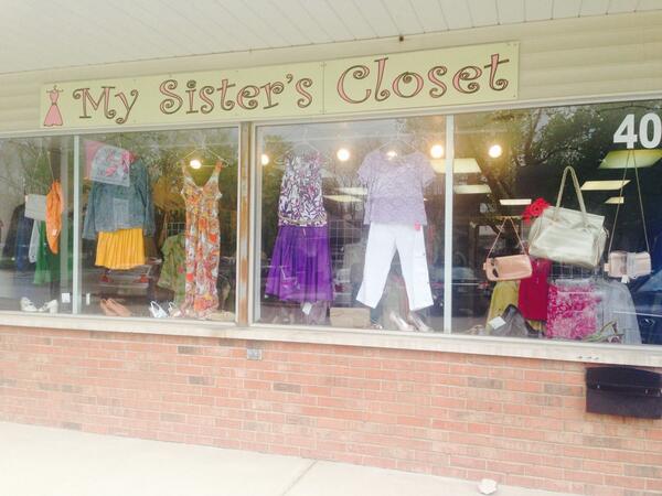 DarcyPatterson's tweet photo. Just finished my last window display for My Sister's Closet yesterday! #IUAMIDR309 http://t.co/CfnUYKmyhT