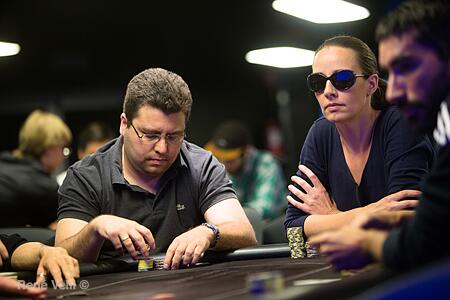 PokerStarsSpain's tweet photo. Finaliza el nivel 4 del #EstrellasSeries Madrid. Las eliminaciones pasan a ser definitivas: http://t.co/kwT68KQkgu http://t.co/7EnU8SS79Z