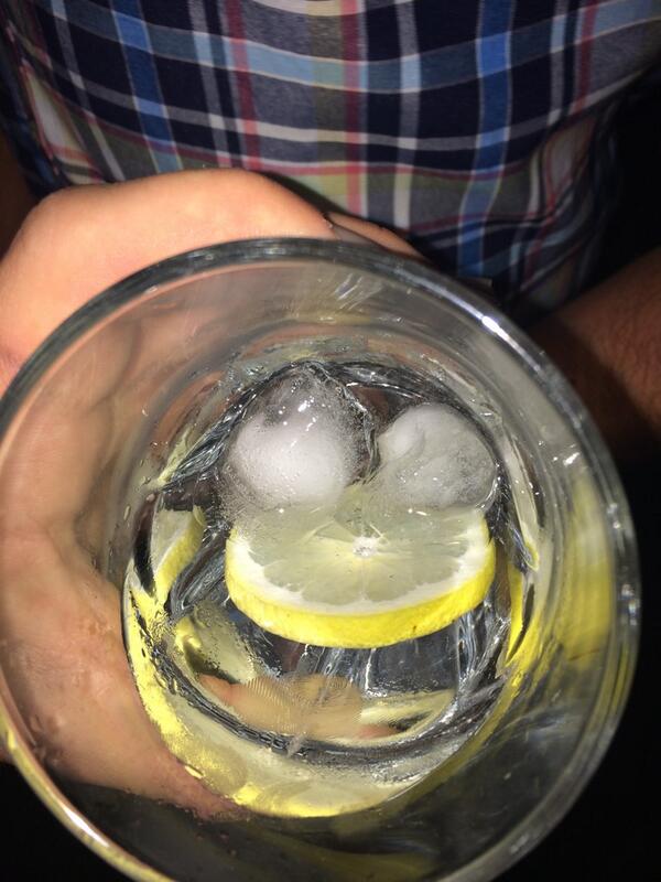 pascu_4's tweet photo. El q siempre te sonríe @titoverdu7 @javibelmonte7 And #coronillapelada http://t.co/tZFSTmiX0g