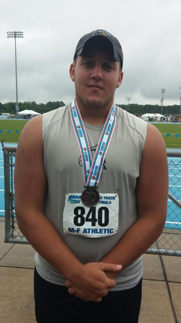 BobcatFBallMom's tweet photo. @_NOPOTRACK_1 @PhuV85 @nopoathletics @WillGlesge6997 8th place! We got a medal!!!! http://t.co/HWndfq7ouX