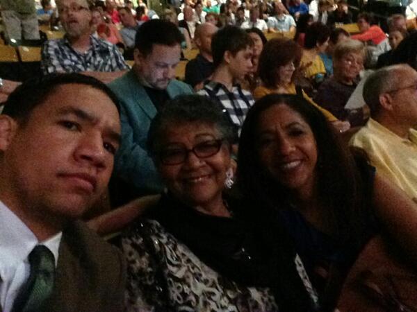 FlyWarner's tweet image. Mother asked if I would help her take a selfie. #graduationselfie @Dubskie