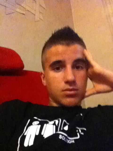 ricorente's tweet photo. Trop de vacances tue les vacance... http://t.co/rHavNzf83J