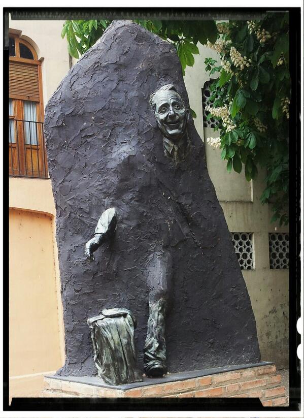 Escultura homenaje a Paco Martinez Soria - Tarazona
