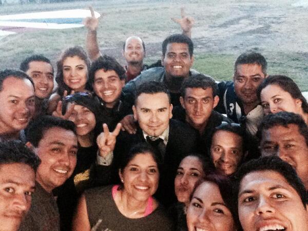 BLFilmStudio's tweet photo. El Inicio de Nuestros Sueños, Siempre Siendo una Familia. http://t.co/Cg7NLTw6aW