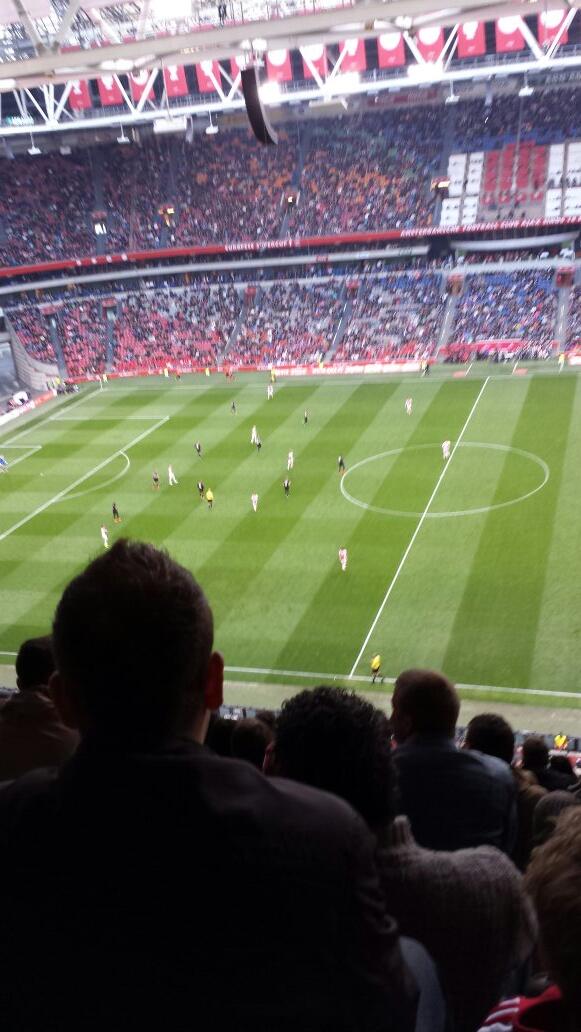 RobertKoudijs's tweet photo. Laatste wedstrijd van het seizoen! Helaas een kut wedstrijd http://t.co/s0VJdi9MqQ