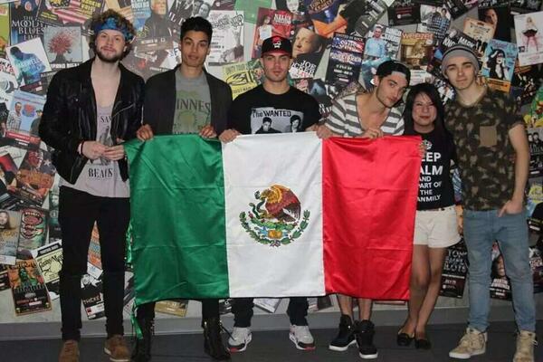 TWOfficialMex's tweet photo. La mejor foto del M&amp;G♡ #Mexico
@thewanted @JayTheWanted @MaxTheWanted @TomTheWanted @SivaTheWanted @NathanTheWanted http://t.co/N2MsLMsuRY