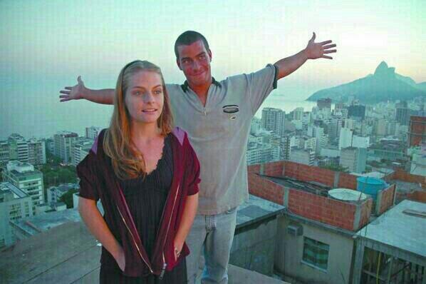 citousain's tweet photo. "ela quer conhecer a vida e ele conhecer o mundo, a dama e o vagabundo, a dama e o vagabundo...." http://t.co/2QVLLcrJe2