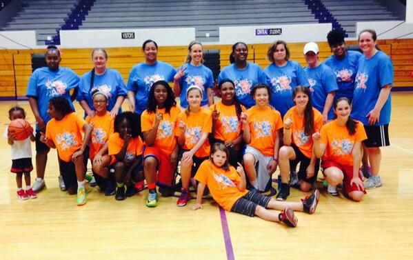 Lisa_Blalock's tweet photo. 3rd Annual Mother-Daughter basketball game! What a joy to hoop with these wonderful ladies and precious girls! http://t.co/N9AuO8WkJf