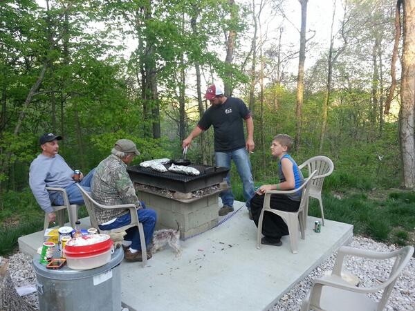 dgraber77's tweet photo. Baby backs and mushrooms! ! http://t.co/YnmkjhZXsk
