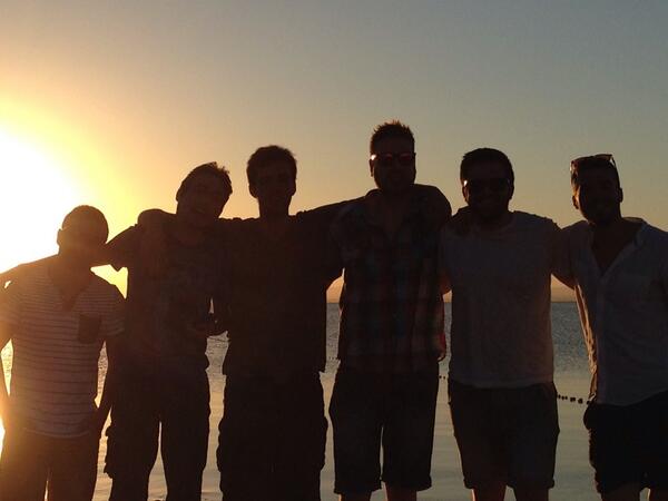 jesuspp90's tweet photo. Como en Miami!! @Lobato_Bysne @DanyMiny15 @Alberto89ar @Krlosmori @AitorDmz http://t.co/EkYKDGAfqb