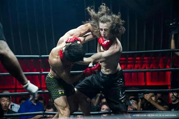 DareFightSports's tweet photo. Boys being boys. NOSTROVIA and SCRAPS going at it for 3 rounds at DARE 2013. http://t.co/Hv2SITgBR0
