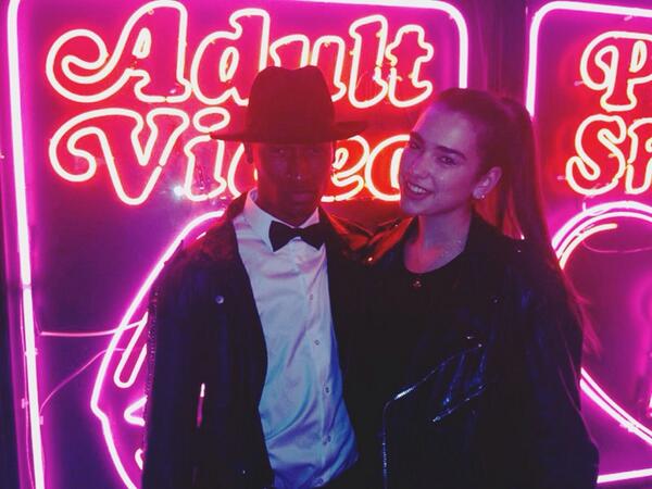 ThaReallGemini's tweet image. Me and @Dualipa at work !!! #selectmodels #models1 #modelbehavior