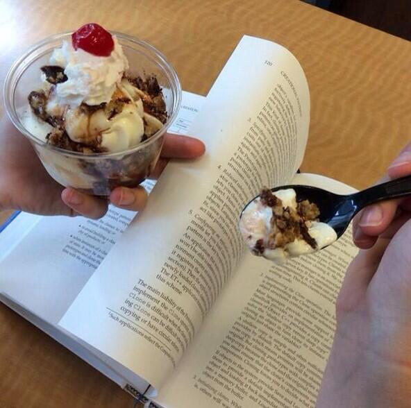 CFAAlbanyLee's tweet image. Read a page. Earn a bite. #CookieSundae #StudyStrategy