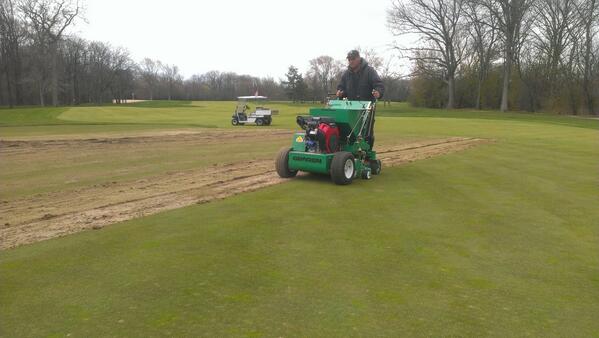 TonyTurf's tweet image. Great day so far running #Gradens ...a bit windy, but we're making it work!