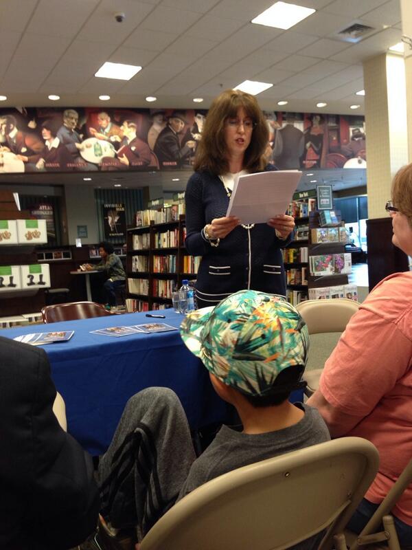 MistinaP's tweet photo. LG O'Connor introduces the audience to her heroine/hero at #trinitystones book launch. http://t.co/1urAU1qDRh
