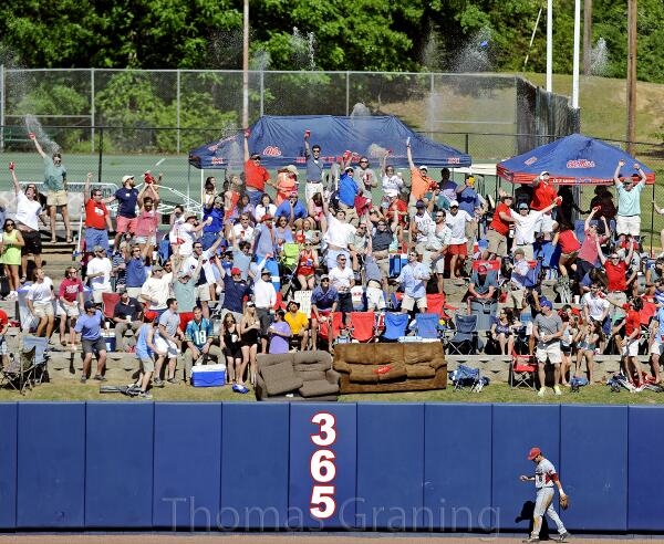 tgraningphoto's tweet photo. Ole Miss students celebrate a solo home run by Sike Orivs. http://t.co/NFrIb2snsV