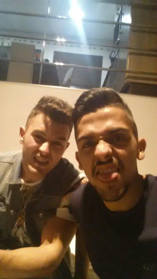 Moisesquilez's tweet photo. Última escapada. #SantaCena #brothas #ateu @Alemany92  @alejandroferre8  @ASENSIO_92  @Jesus_Jota http://t.co/41T2wrIdNn