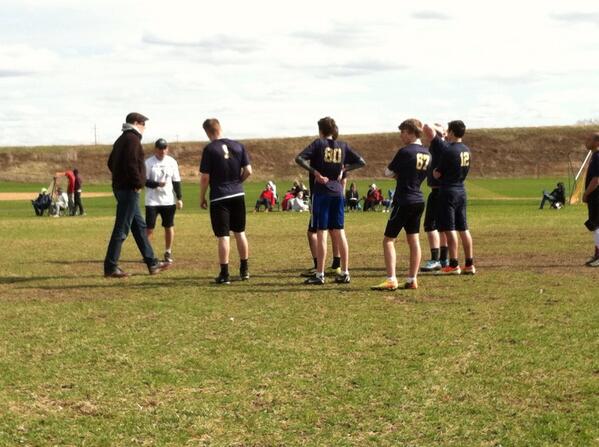 avhsultimate's tweet photo. @IrishUltimate preps in a timeout against @zEUsUltimate in an SSC matchup. Both teams working in the wind. #scouting http://t.co/5Zf8Ey016x