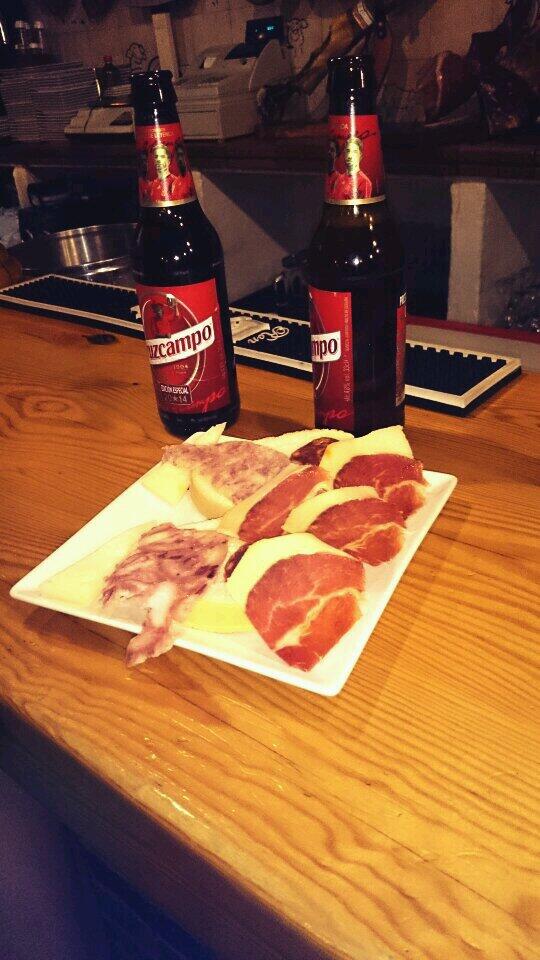 IvanIreivan's tweet image. Cn @dannysanchez23 en ciuu en el jamon, placeres de la vidaa!!