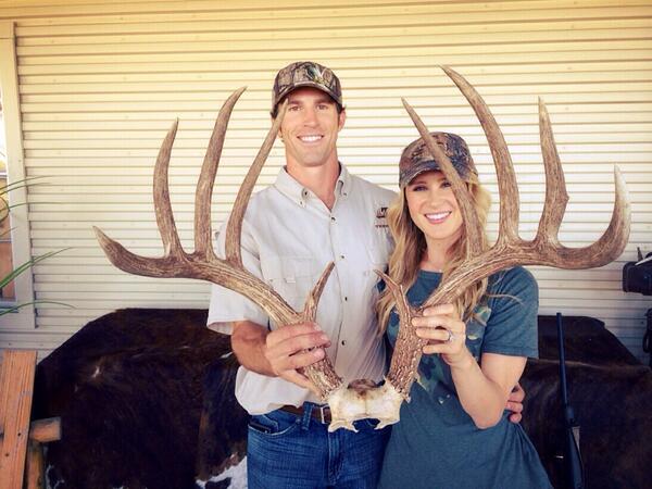 Jordan_Shipley's tweet photo. Biggest typical ever in Tx! 2nd biggest 10 of all time. Killed by Hardy Jackson on a @bucksoftecomate show! LabLab! http://t.co/dOe2q1ieYL