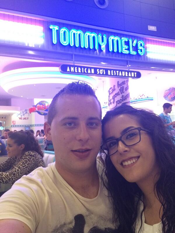 Gonzalodelamor's tweet photo. Pedazo de cena en Tommy mel's con lo mejor @Eulaliasago había ke probarlo! http://t.co/33c1nmvMWc