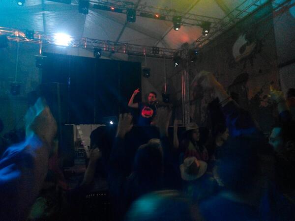 FestersBenissa's tweet photo. Açoooo tremooola #Festes2014 http://t.co/PkVFwWIvmS