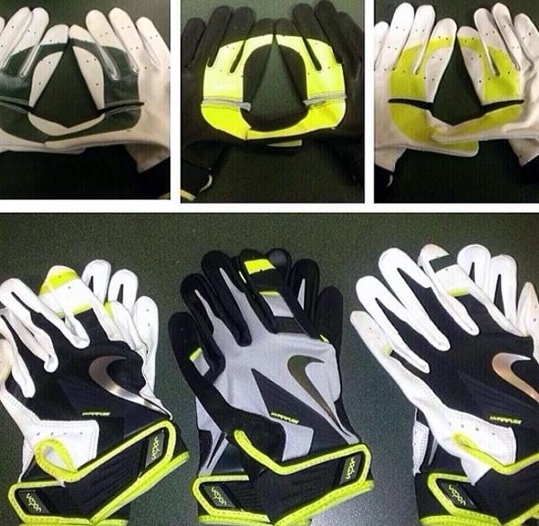 BaseballPosts__'s tweet image. These Oregon gloves🙏😍