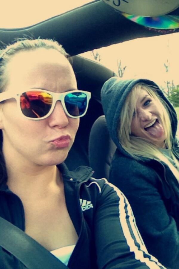brittanylee_3's tweet image. Perfect day to ride with the tops off 👌🚗💨 @Taylor4424 @YoLenzs #Oookillem