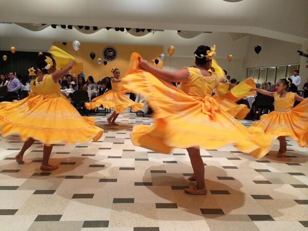 UWMLAC's tweet photo. Traditional Mexican Entertainment at  tonight's UWM Latino Graduation Banquet! http://t.co/7t4zxxJAyb