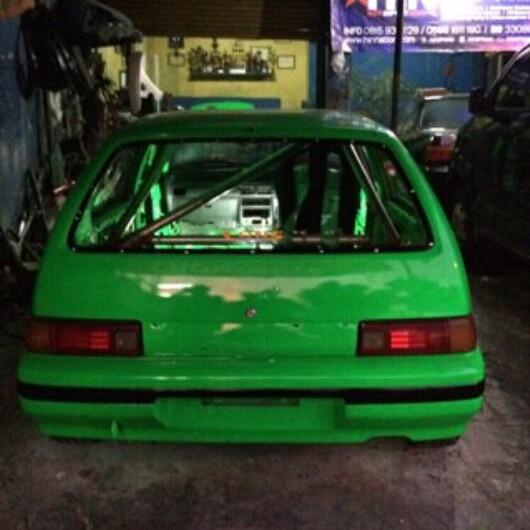 Mobil ini kita kasih nama "Kolor Ijo". tgl 16-17 mei nanti kita akan balapan ke cilacap bawa si kolor ijo