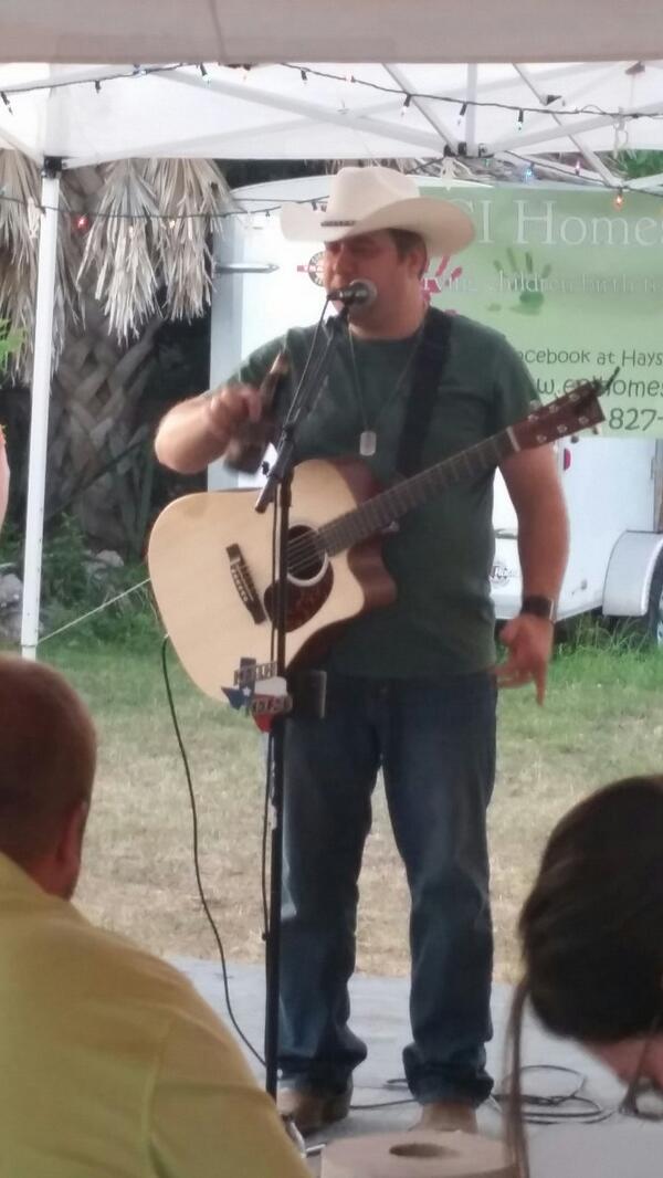 MiltsPitBBQ's tweet photo. @KeithKelsoBand bringing down the house tonight at Milts!! http://t.co/fd9RWS1gR6