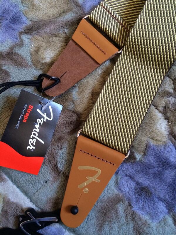 一真 ストラップ届いた ユニゾンの斎藤宏介さんが使ってるやつ Http T Co P2j0gc53hd