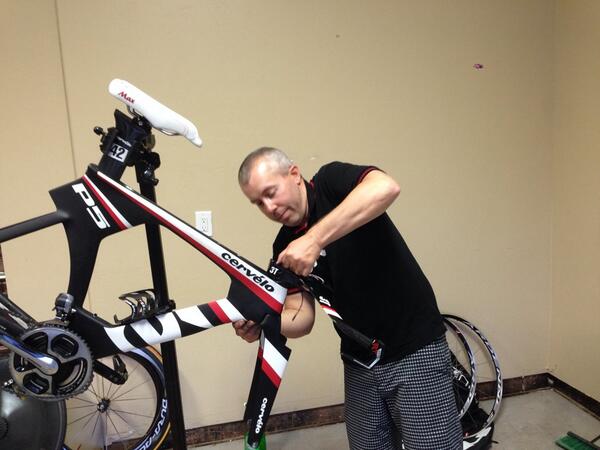 #legend MT: "<a href="/ByerDavid/">David Byer</a>: The work never stops... <a href="/JasonLosey/">Jason Losey</a> during the after #IM703StG <a href="/cervelo/">Cervélo</a> athlete dinner. ”