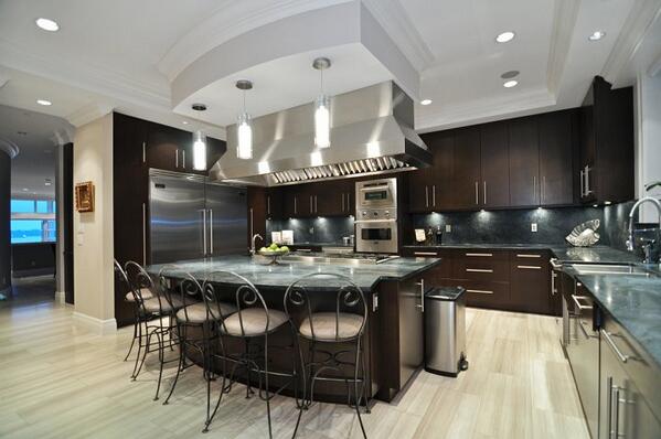 AyA_Vancouver's tweet photo. Check out this West Van home featuring @ayakitchens cabinetry + Manhattan Cocoa Zebrano door http://t.co/Dp6KmDXceB http://t.co/7sKo0wjXr4