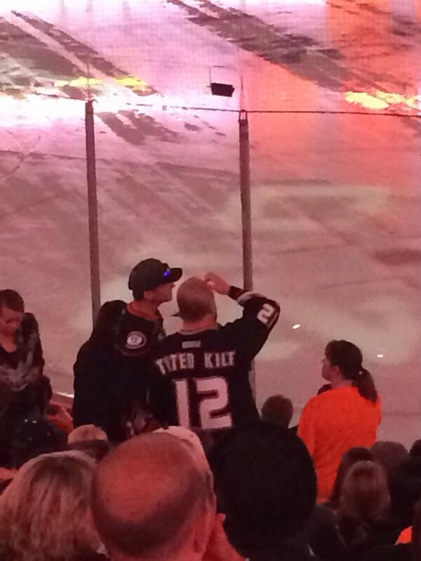 JordanKaylie1's tweet image. @mayorNHL another jersey foul? #MayorRuling