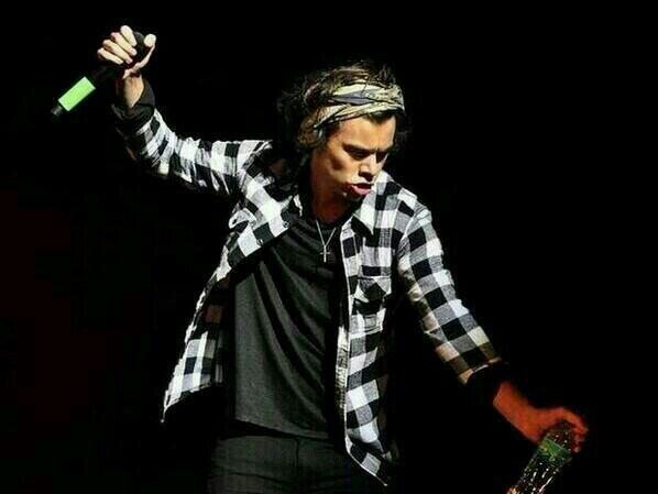 5secsofphoenix's tweet image. Meow.