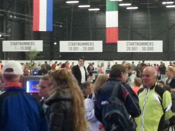 Anitaterveld's tweet image. Mooie entree @TTHallAssen deelnemers #WingsForLife #Assen @ProvincieDR  start 12 i @ttcircuitassen