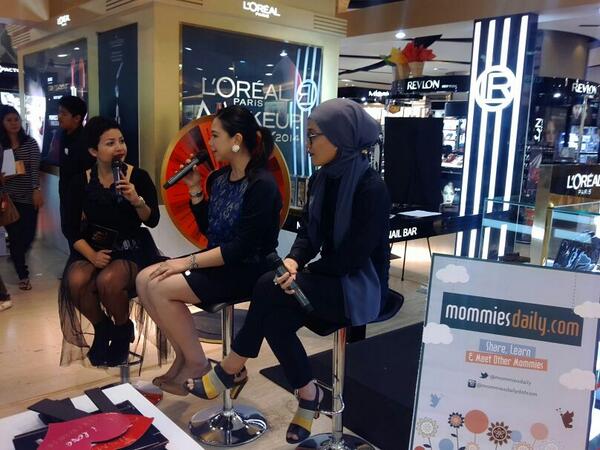 mommiesdaily's tweet photo. Jadi Mommies itu nggak mudah... Tapi nggak berarti nggak bs tampil cantik dong! #LorMakeupWeek http://t.co/PBjDsvTpEQ