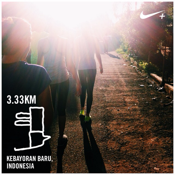 CandCprojects's tweet photo. First run for the Nike+ run club Jakarta selatan I just ran 3.33 km with Nike+. http://t.co/J3kxdFTGNo #nikeplus http://t.co/qASMbbVaxZ