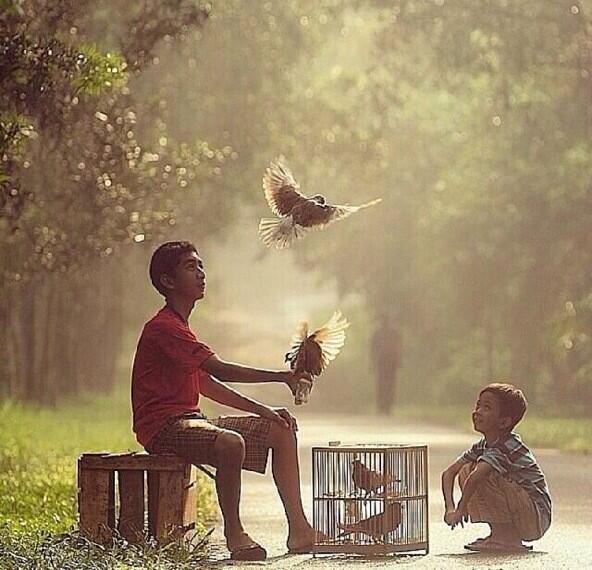sooq7ail's tweet photo. سبحانه جعل للصبح فرج من بعد ظلمت الليل  
اللهم اخرجنا من الظلمات الى النور 

#صباح_الخير http://t.co/qWWmgUW4Nb