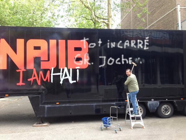 Hahahahaha! RT <a href="/Amhali/">Najib Amhali</a>: Hou eens op met dat geklier <a href="/jochemmyjer/">Jochem Myjer</a>